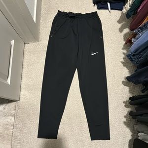 Nike Dri Fit Men’s Pant - size Medium